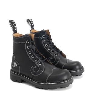 John Fluevog Derby Swirl Boots. Men’s 8/Women’s 10